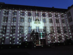 Architektur und Textur verschmelzen auch an dem Gebäude der Theologischen Fakultät in Paderborn zu einer Einheit. Foto: www.hartung-trenz.de